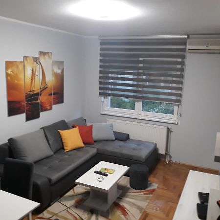 Apartment Azzuro 2 Novi Sad Exterior photo