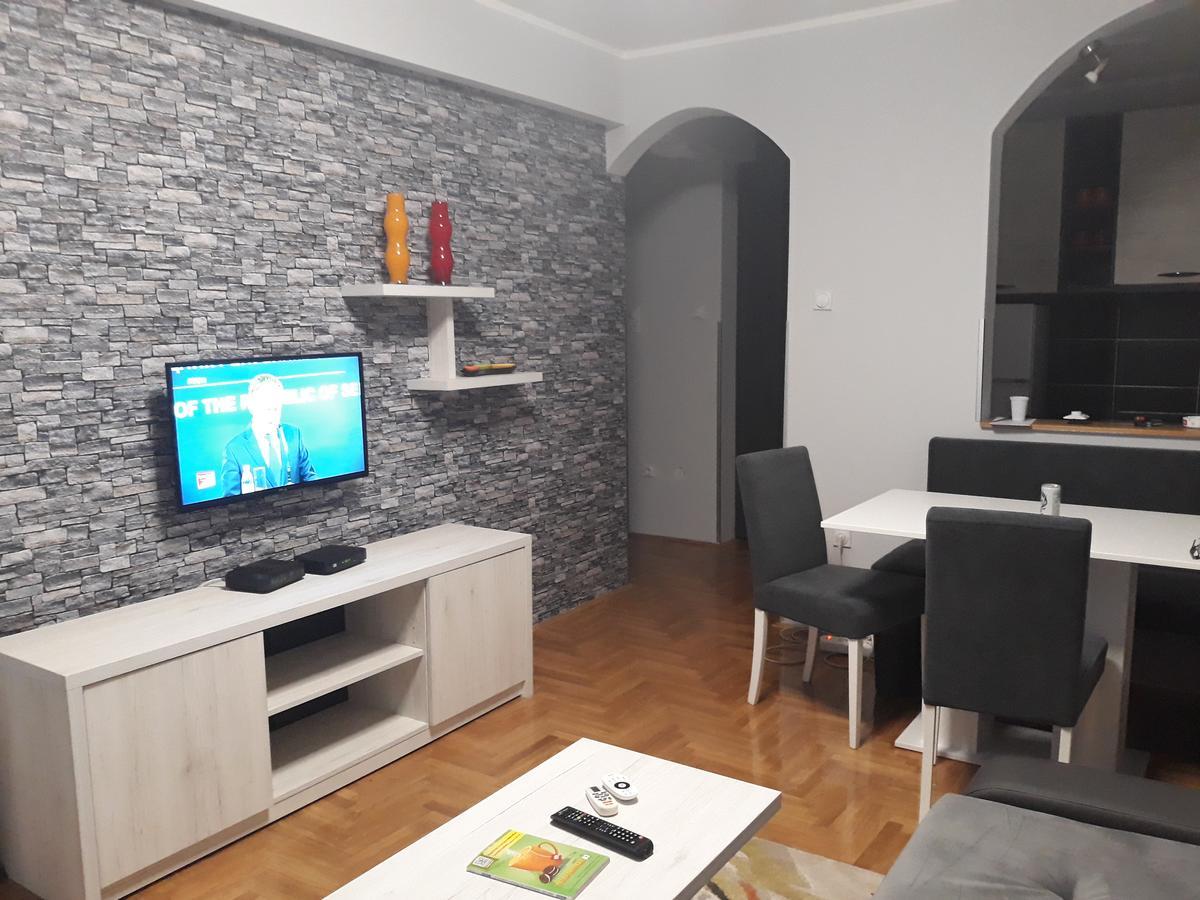 Apartment Azzuro 2 Novi Sad Exterior photo