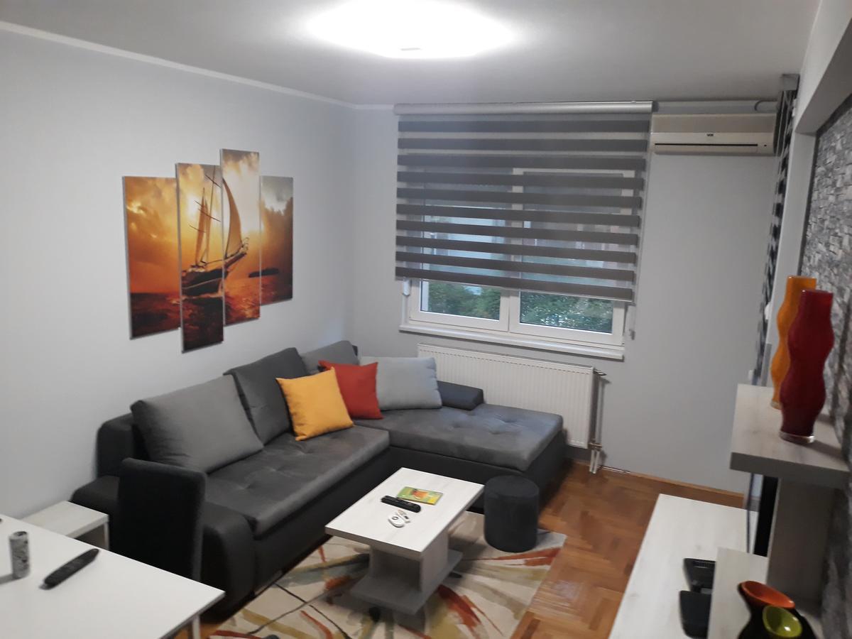 Apartment Azzuro 2 Novi Sad Exterior photo